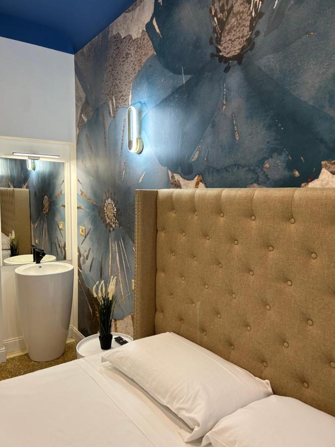 Raffaello's Place * Rom